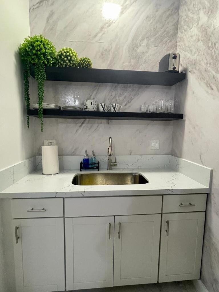 Cozy Studio, Prime Location, Remodeled, 1 Parking West Palm Beach Exterior photo