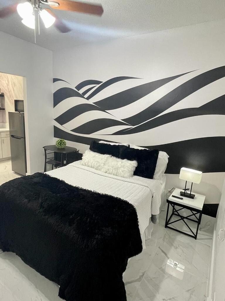 Cozy Studio, Prime Location, Remodeled, 1 Parking West Palm Beach Exterior photo
