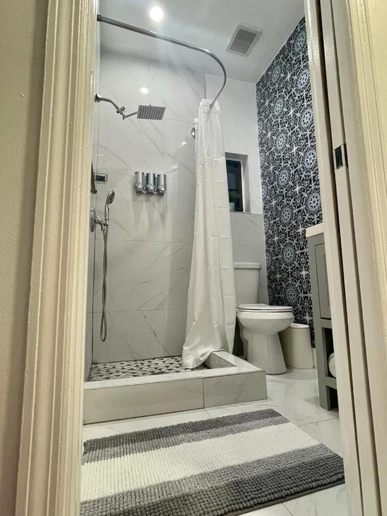 Cozy Studio, Prime Location, Remodeled, 1 Parking West Palm Beach Exterior photo