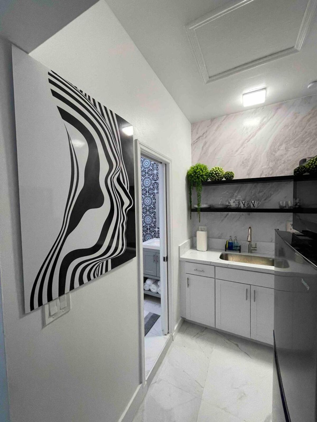 Cozy Studio, Prime Location, Remodeled, 1 Parking West Palm Beach Exterior photo