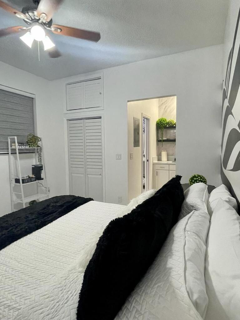 Cozy Studio, Prime Location, Remodeled, 1 Parking West Palm Beach Exterior photo